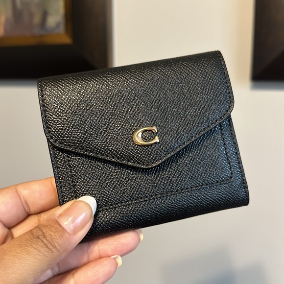 NWT Coach Wyn Small Wallet - Picture 11 of 13